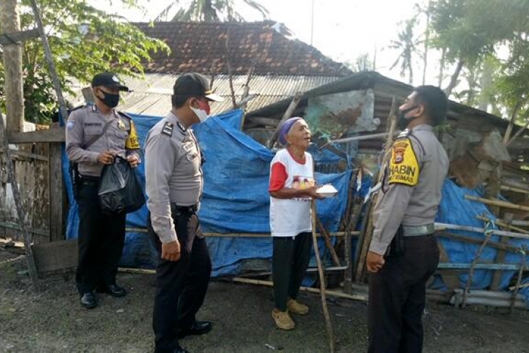 Polsek Kaur Selatan Kembali Lakukan Aksi Sosial