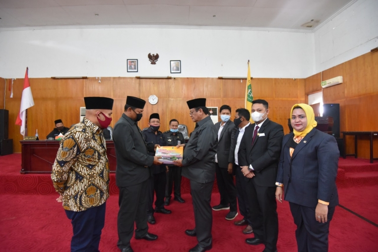 Walikota Padangsidimpuan Sampaikan Jawaban Terkait Pandangan Fraksi
