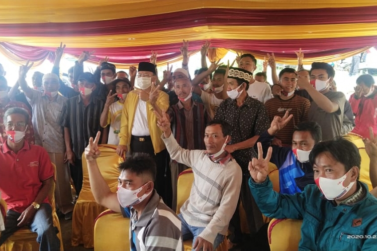 Dukung Rohidin-Rosjonsyah Masyarakat Tebat Karai Sukai Karakter Kritis Rohidin Pecahkan Permasalahan