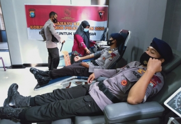 Sat Brimob Polda Kepri Gelar Donor Darah