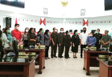 Gelar Sidang Paripurna DPRD Karo Usulkan Pemberhentian Bupati dan Wabup 2015-2020