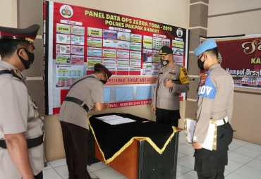 Kapolres Pakpak Bharat Pimpin Serah Terima Jabatan Kabag Ops