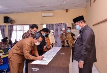 Walikota Padangsidimpuan dan Kepala OPD Tandatangani Kinerja Secara Simbolis