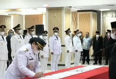Dilantik Gubernur Sumut Cory-Theo Resmi Jabat Bupati-Wabup Karo