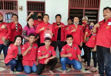 Jon Ricardo Terima Surat Mandat Ketua Ranting PBB Kelurahan Asam Kumbang