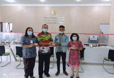 SD Negeri 030396 Gumuntur Terima 60 Keping KIA