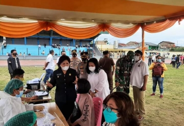 Tinjau Pelaksanaan Vaksinasi Massal Ini Himbauan Bupati Karo