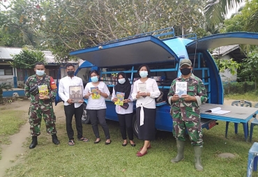 Cerdaskan Warga, Satgas TMMD Kodim 0204/DS dan Disdik Kerahkan Mobil Pintar
