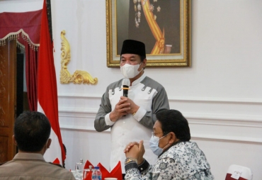 Beri Contoh Masyarakat Agar Patuhi PPKM Wagub Batalkan Resepsi Pernikahan Anaknya