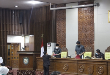 Sekda Hadiri Rapat Paripurna Agenda Pandangan Fraksi DPRD Terhadap Pertanggungjawaban APBD