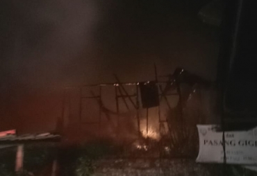Subuh Dini Hari 1 Unit Rumah Hangus Terbakar