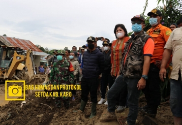 Bupati dan Wakil Bupati Karo Tinjau Bencana Tanah Longsor