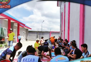 Pegawai Rutan Kelas IIB Kabanjahe Bersama Warga Binaan Giat Kurvey Kebersihan