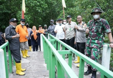 Bupati Asahan Bersama Forkopimda Tanam 10.000 Pohon Mangrove