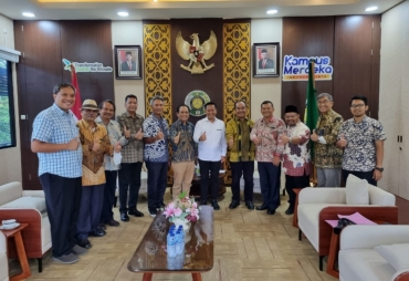 Rektor Universitas Sumatera Utara Dr Muryanto Amin saat menerima Audensi Pengurus DPP Ikatan Alumni Mahasiswa Karo Universitas Sumatera Utara ( IA-MAKA-USU )