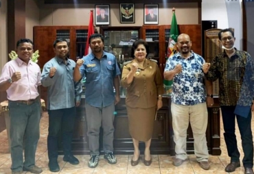 Foto Bersama Bupati Karo dan Pengurus KONI Usai Audiensi (Foto : Rekro)