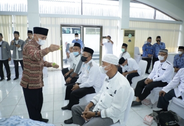 Bupati Saat Upah-Upah Jema'ah Haji Anggota Korpri Tahun 1443 H/2022 M