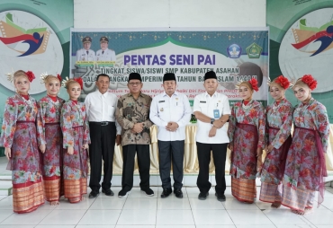 Asisten Perekonomian dan Pembangunan Drs. Muhilli Lubis membuka pentas seni Pendidikan Agama Islam (PAI) Tingkat SMP Kabupaten Asahan