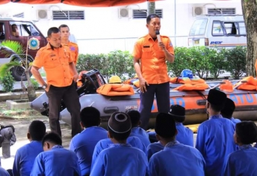 Siswa SMP IT Al Fikri Lakukan Kunjungan ke BPBD Labuhanbatu