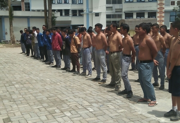 Para siswa saat diberikan arahan