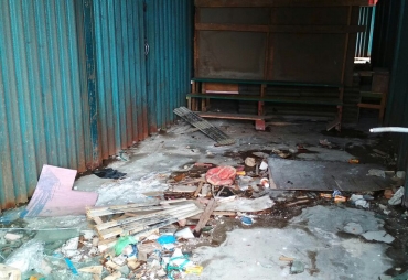Tampak Kodisi Pasar yang tak terawat
