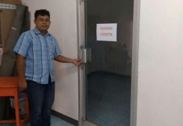 Tampak Gudang Logistik 