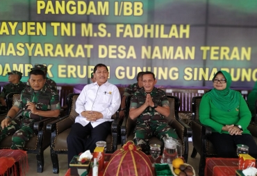 Bupati karo Dampingi Pangdam 1/BB Dalam Acara Bakti sosial 