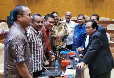 Bupati Karo, komisi D DPRD provsu, bupati Dairi rapat bersama komisi V DPR RI Anton Sihombing terkait jalan Medan - berastagi