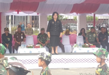 Wabup Karo Sambut Peserta Pawai