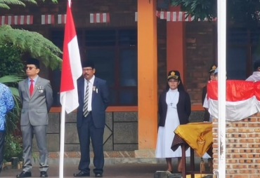 bupati karo Irup Upacara memperingati hari kemerdekaan yang ke 74 Di sekolah Santa Maria Gg. Garuda Kabanjahe, sekaligus membacakan kata sambutan Gubsu Edy Rahmayadi. (ist)