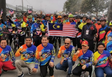 bupati karo Terkelin Brahmana bersama Danbrigif 7 /RR, waka polres, dan OPD kab karo foto bersama peserta