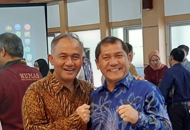 Bupati Karo Terkelin Brahmana Foto Bersama Kepala Badan Narkotika Nasional Komjen Pol Drs Heru Winarko