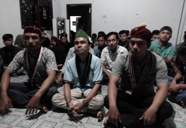Zelik (Tengah) 