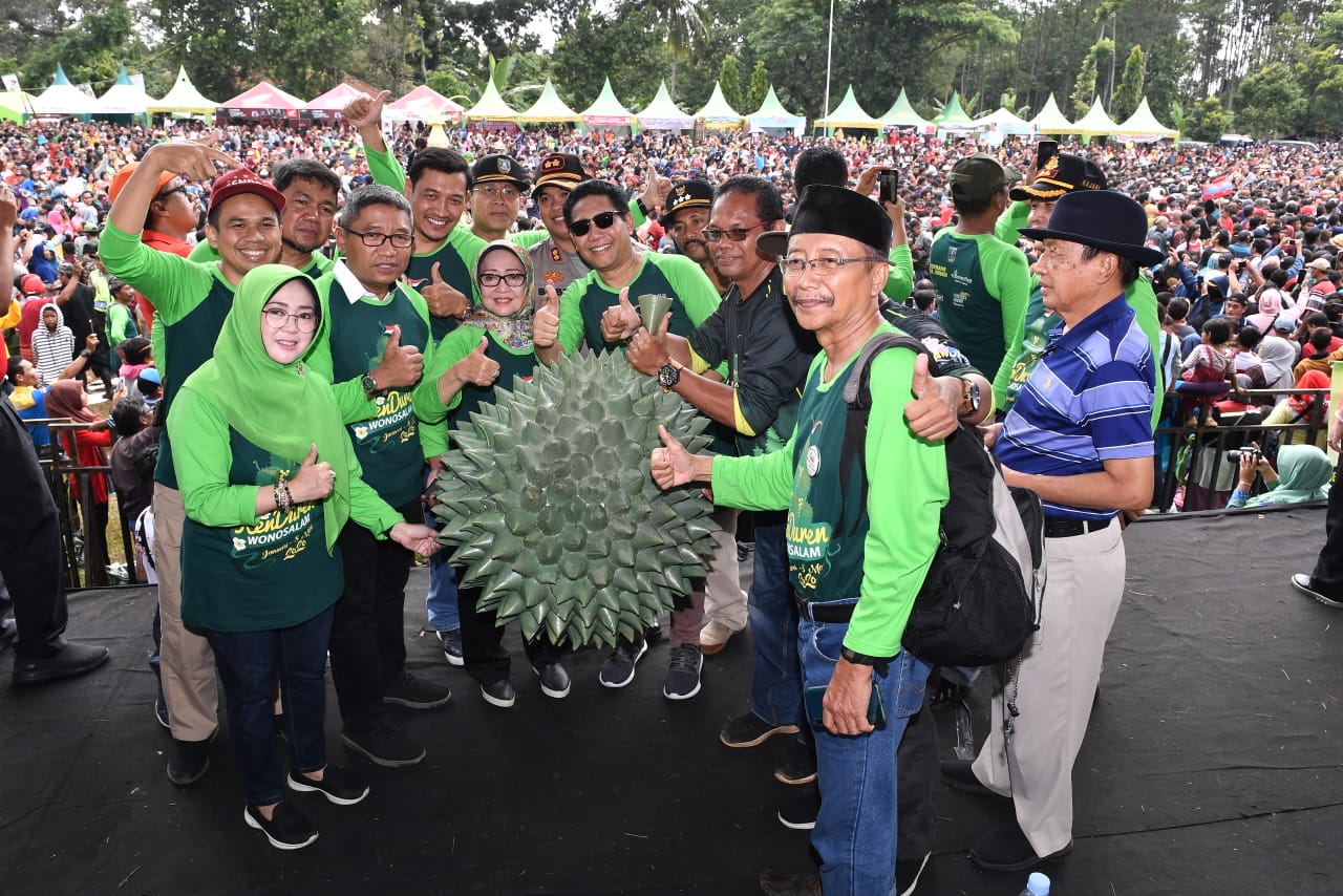 Mendes PDTT Hadiri Kenduren di Kecamatan Wonosalam