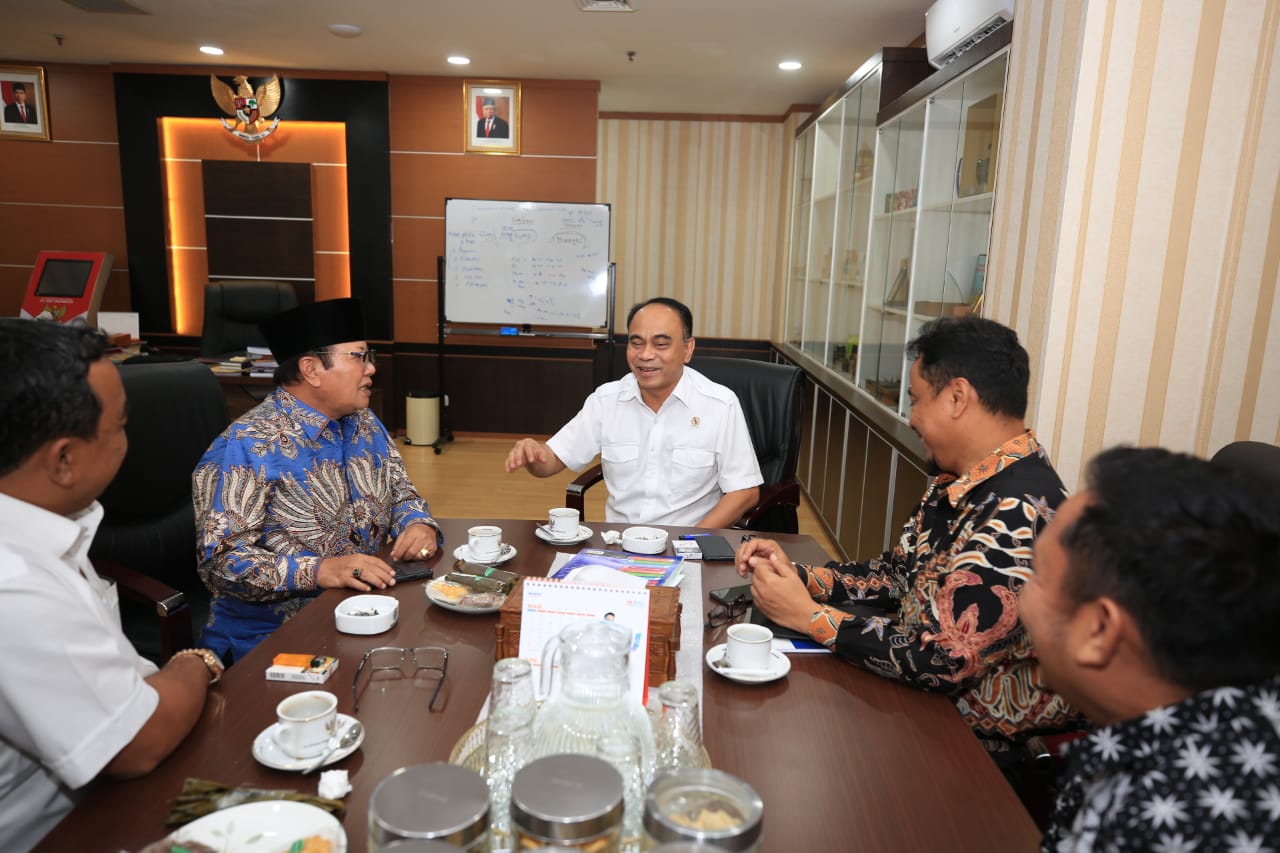 Wamendes PDTT dan Wabup Lombok Timur Bahas Pengembangan Bawang Putih