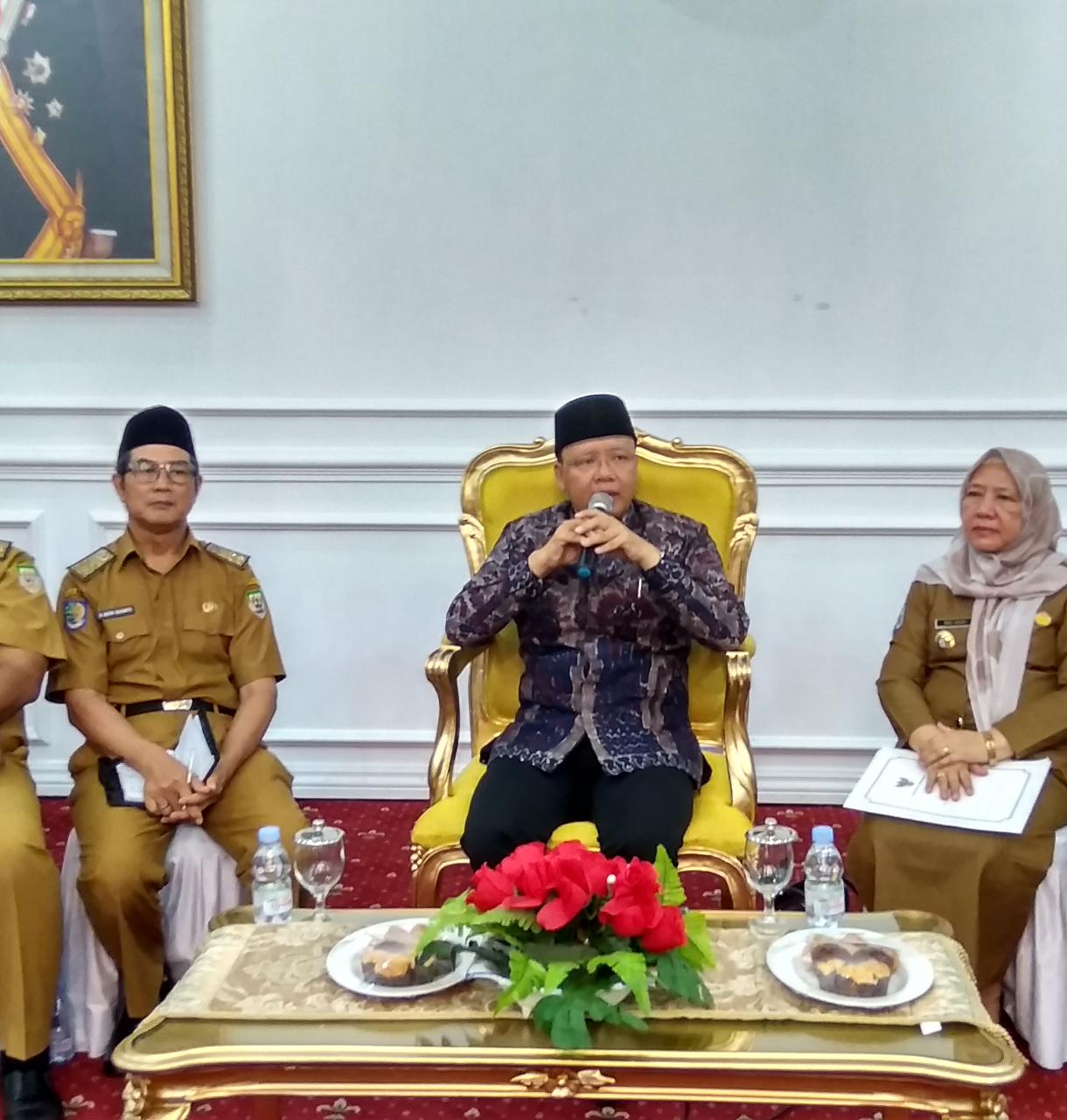 Dirumahkan Selama 14 Hari Gubernur Rohidin ASN Tetap Bekerja