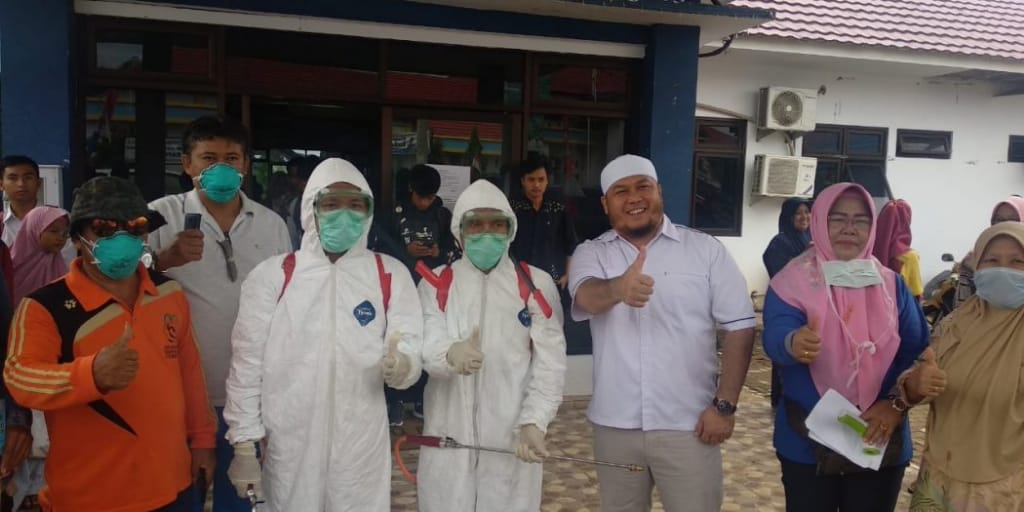 DPRD dan Dinkes Kota Bengkulu Semprot Disinfektan Sejumlah Kantor