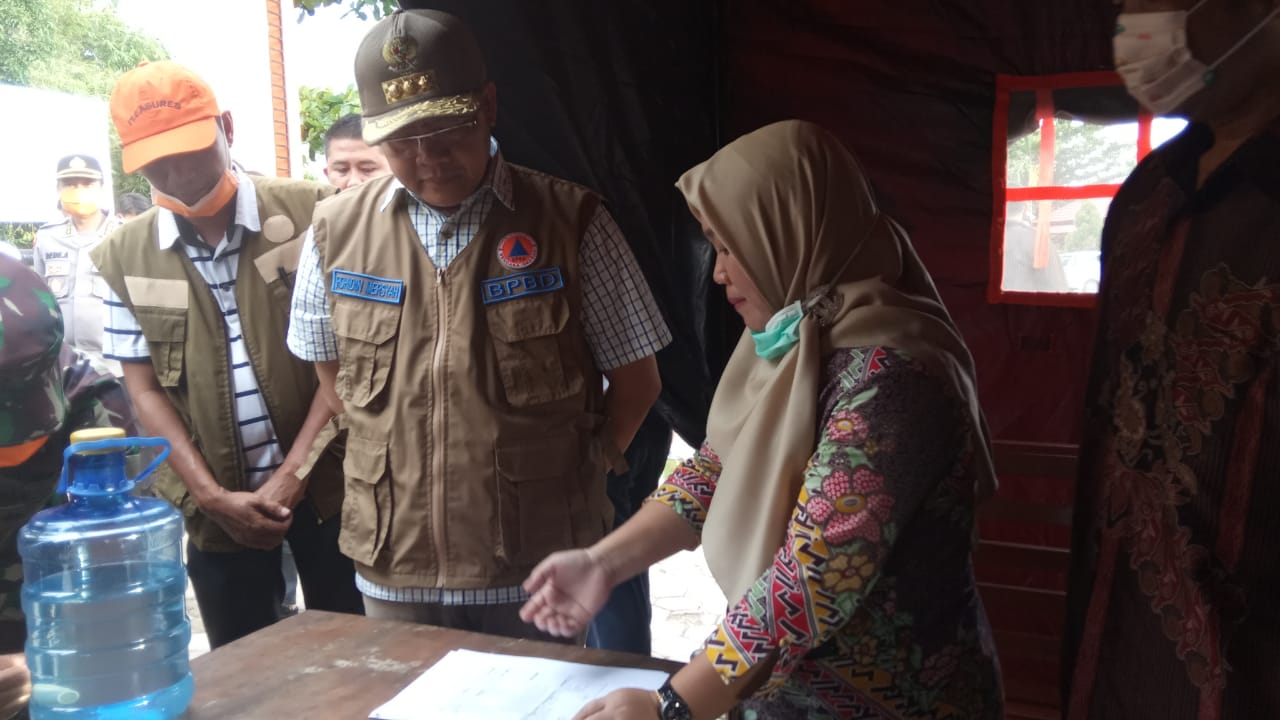 Terima Bantuan APD Direktur RSUD Tais Apresiasi Ketanggapan Gubernur Rohidin