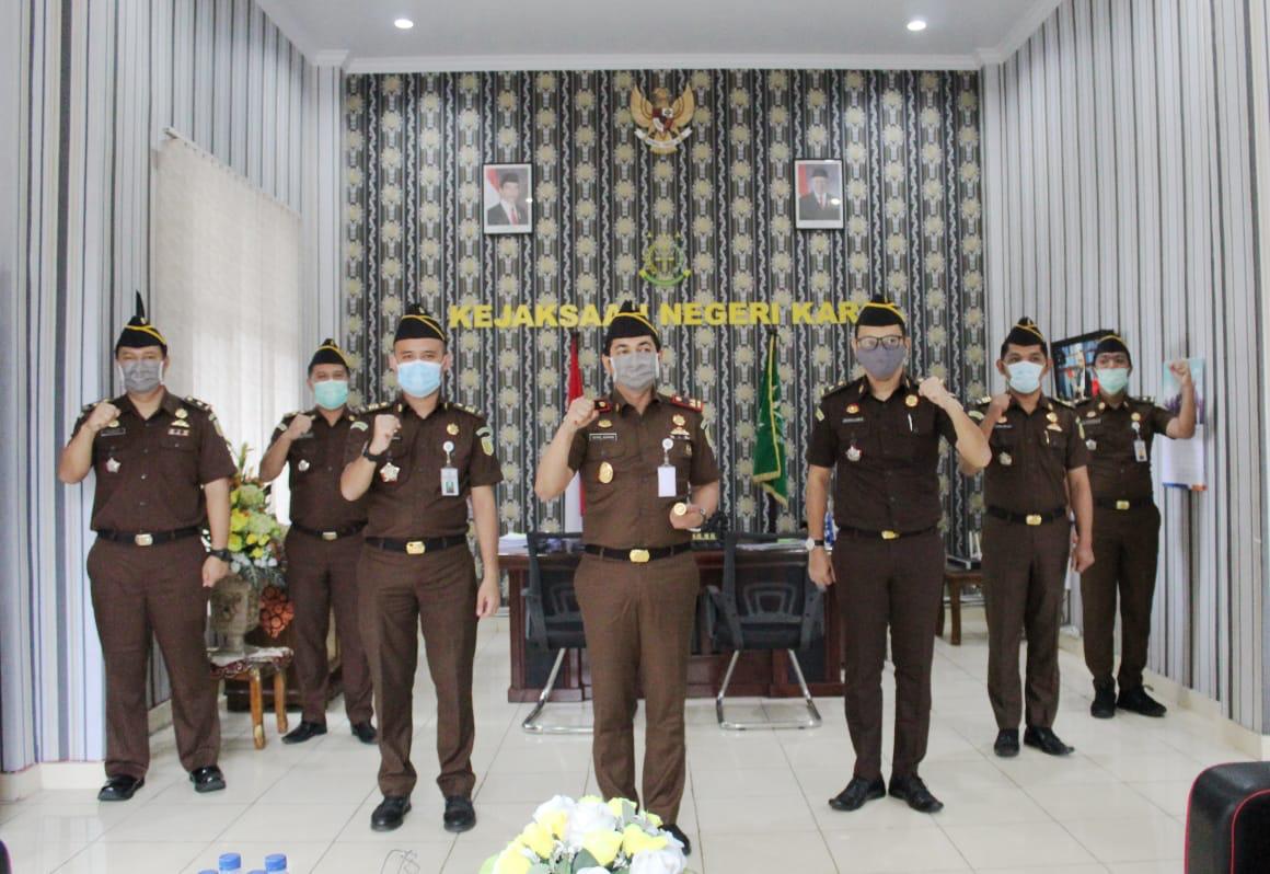 Acara serah terima jabatan pejabat baru dan pejabat lama di kantor Kejaksaan Negeri Karo