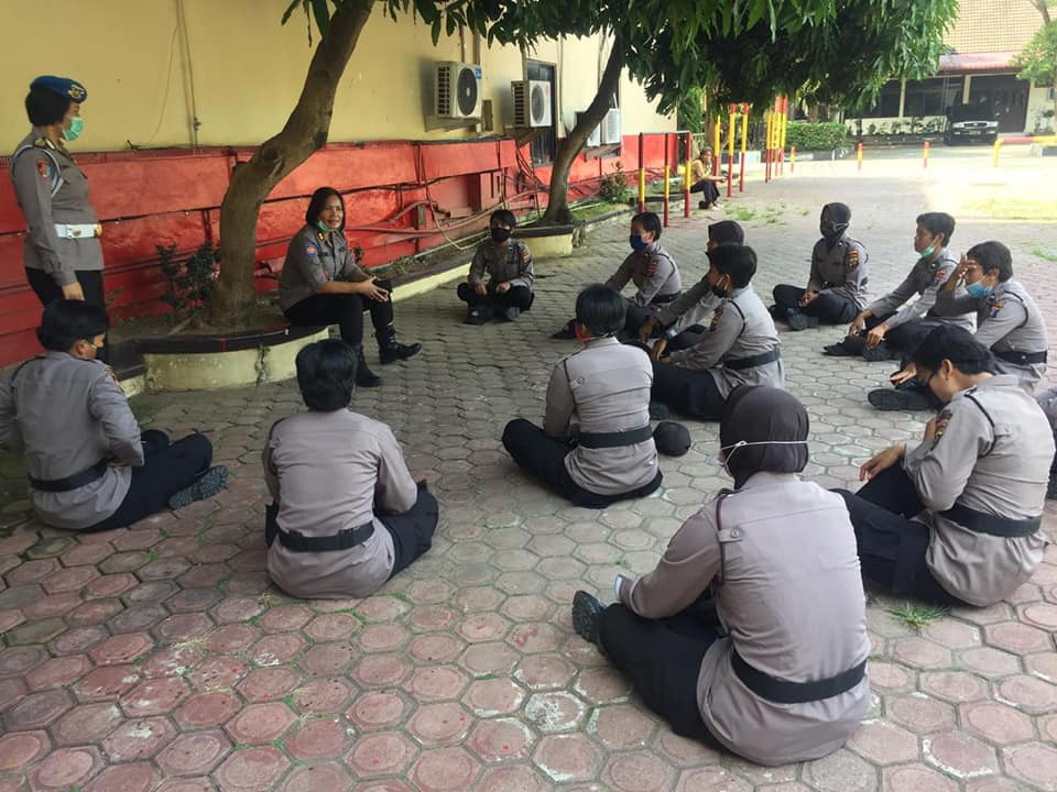 Senior Polwan Polda Berikan Arahan Kepada Bintara Remaja
