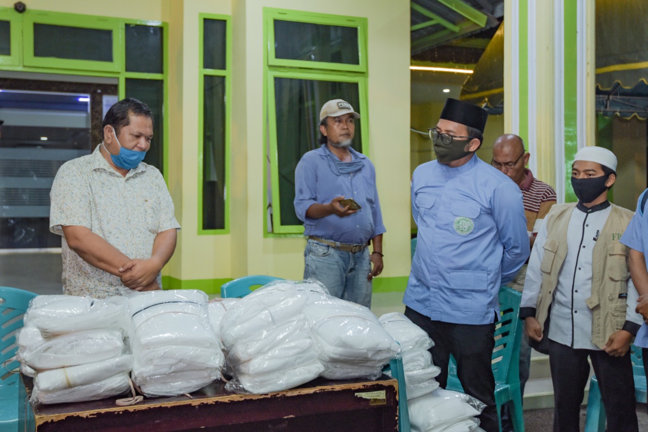 FPI Bersama BKPRMI Bantu Pemkot Sidimpuan Atasi Krisis APD