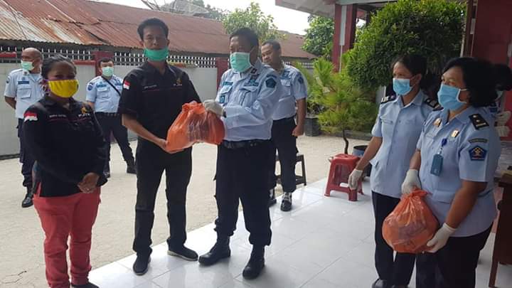 Kepala Rutan Kelas II B Berbagi Tali Asih