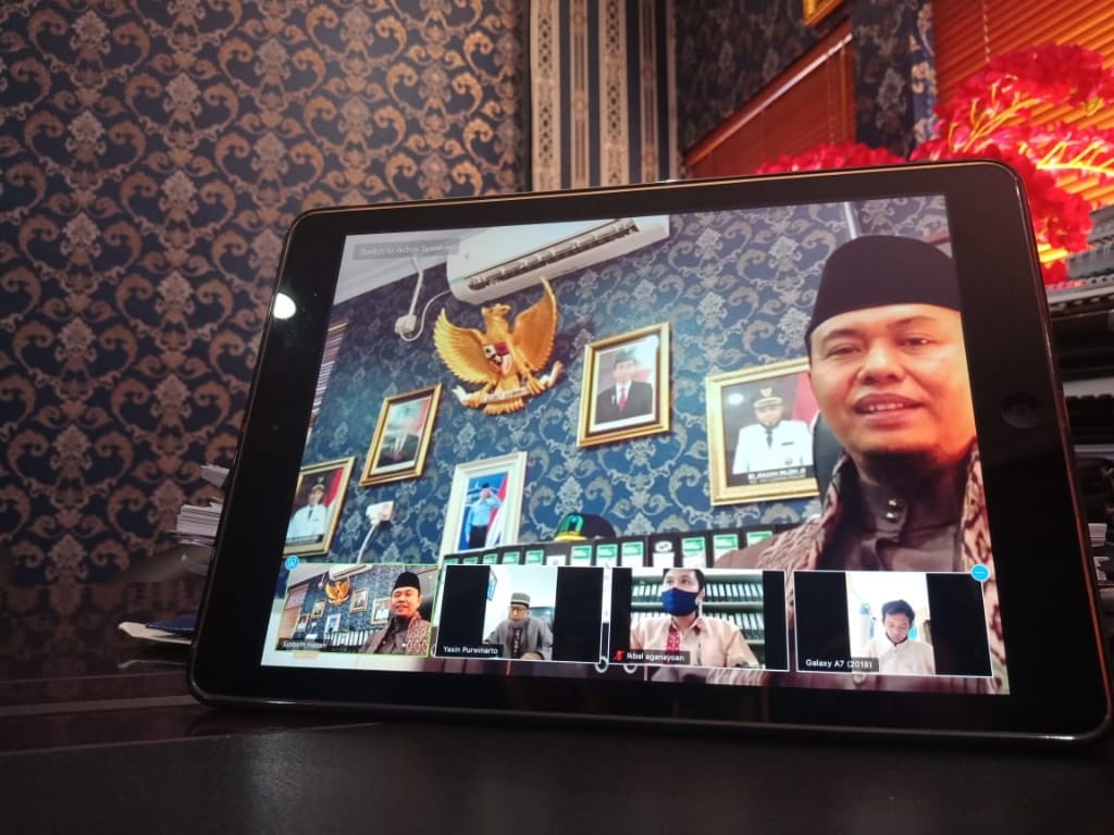 PDAM Tirta Dharma Lakukan Pengajian Bersama Via Vidcon