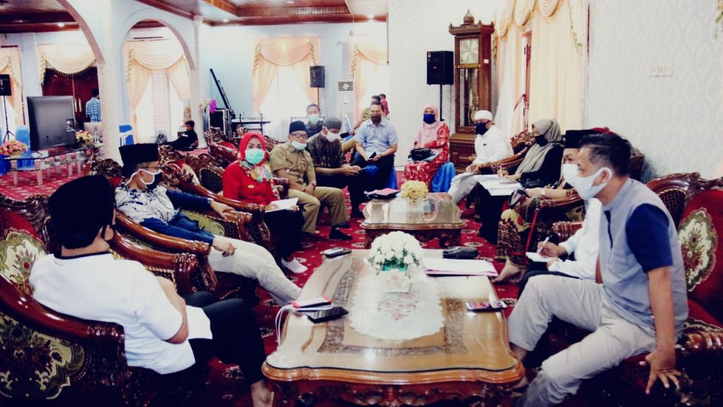 Bahas Pendistribusian Rasmie Wawali Gelar Rapat Bersama Camat