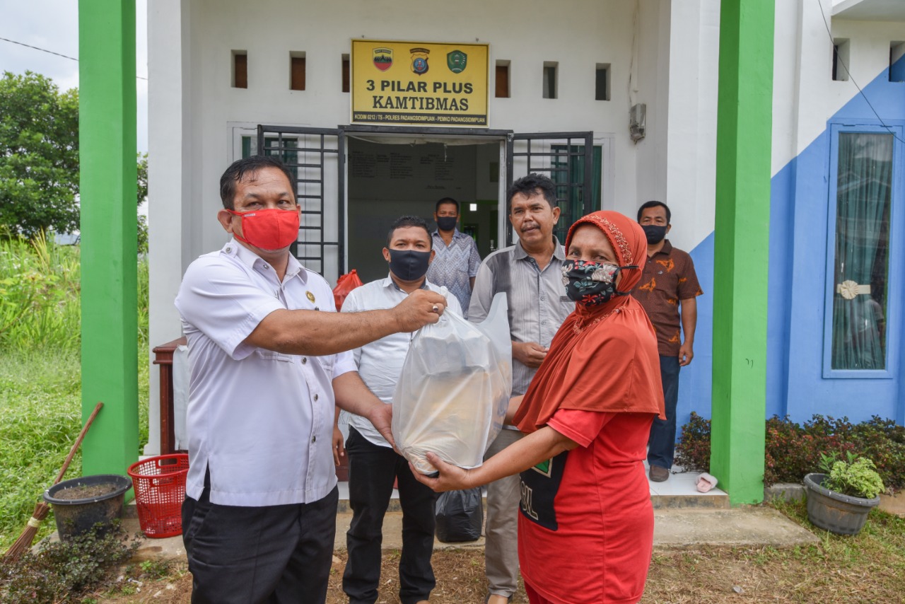 Pandemi Corona Warga Sidimpuan Tenggara Peroleh Sembako