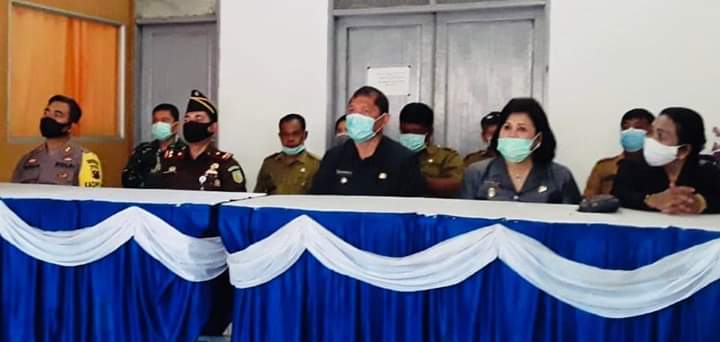 Bupati Karo Salurkan BST dari Kemensos RI