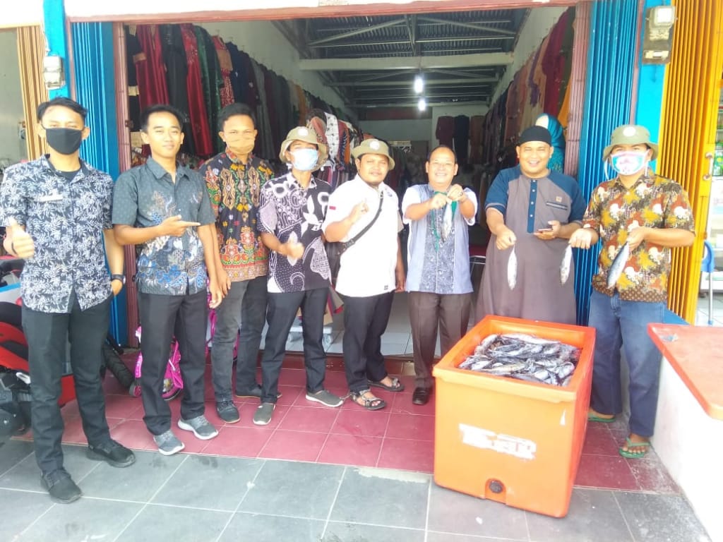 DKP Bagikan Ikan Segar Untuk Para Ustad Di ICMI Bengkulu