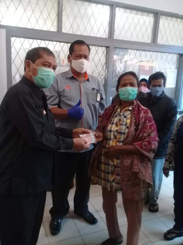 Melalui PT Pos Indonesia 17.883 KK Terima BST dari Kemensos RI