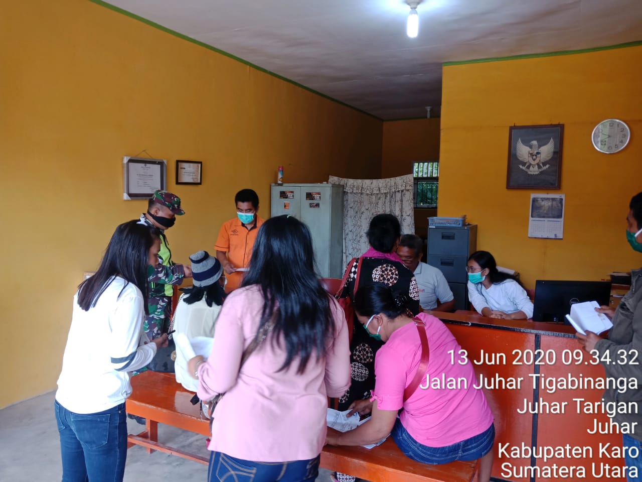 Warga Kecamatan Juhari Terima BST Tahap Kedua