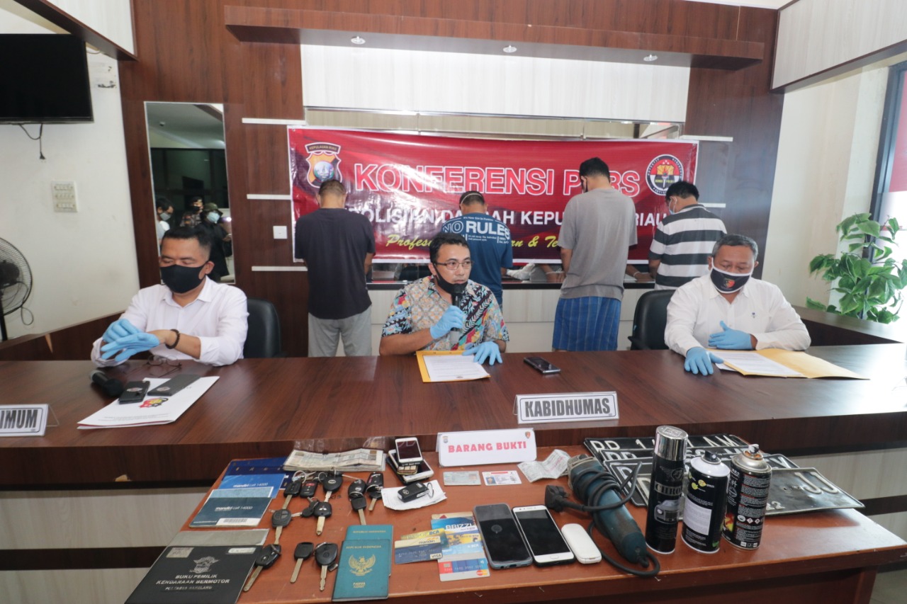 Dalami Kasus Penipuan Polda Kepri Amankan 18 Unit Mobil